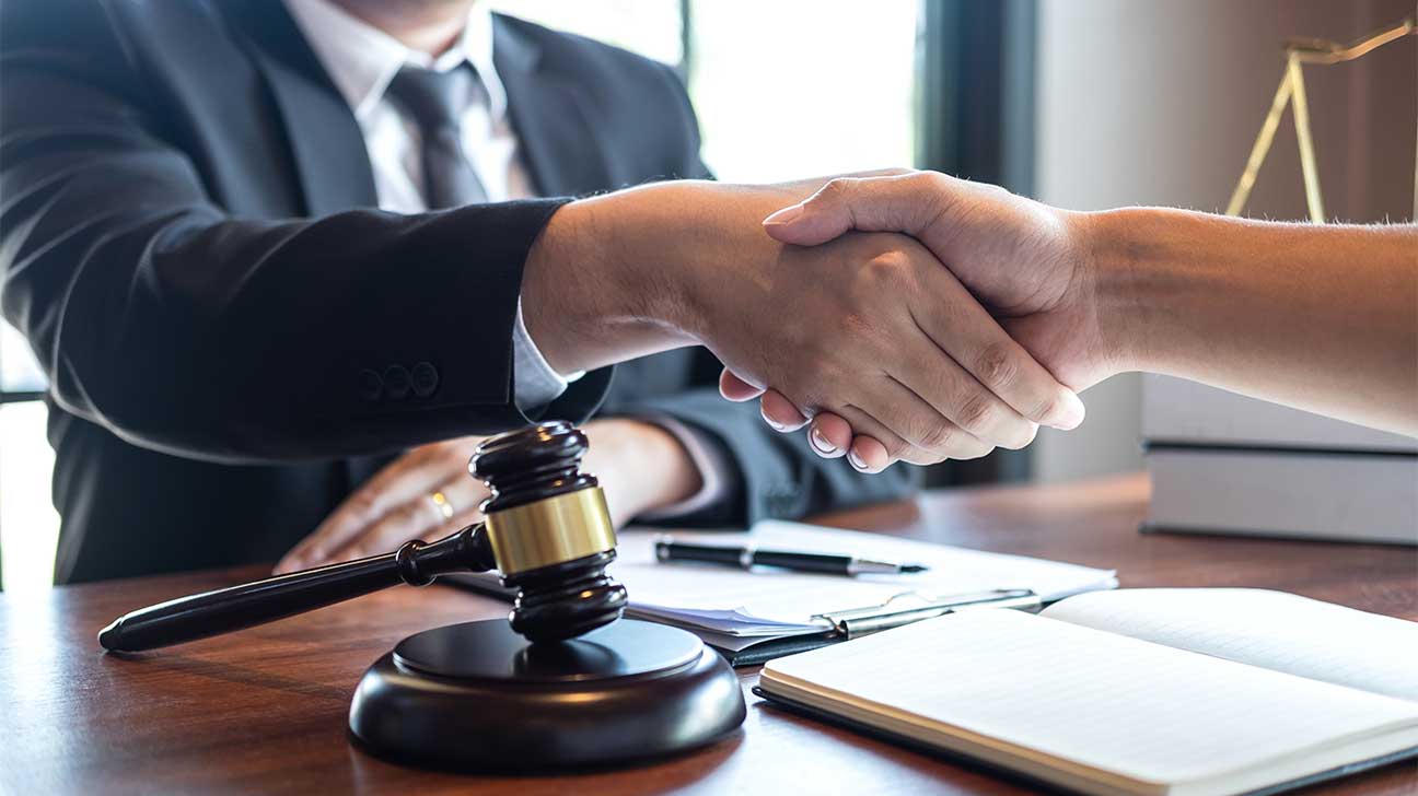 7 Helpful Tips for Hiring the Right Personal Injury Lawyer